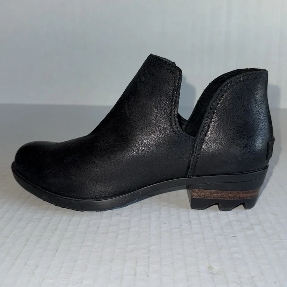 Sorel Lolla Black Leather Cut Out Ankle Booties
